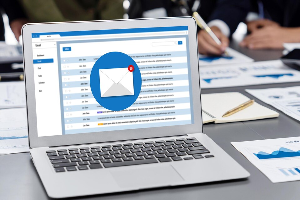 [freepicdownloader.com]-email-notification-message-showing-computer-screen-brisk-large